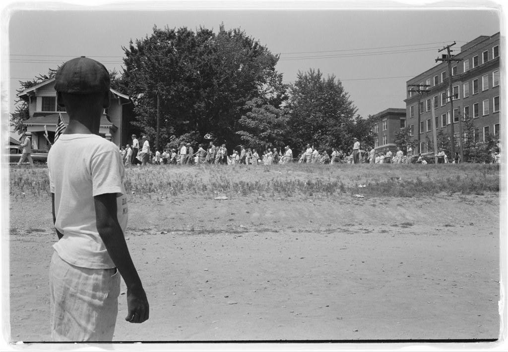 Little Rock, 1959. Mob marching from capitol to Central High / [JTB].